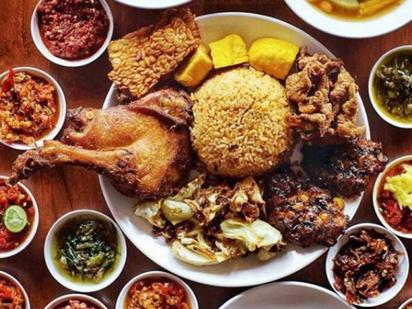 Kuliner Pedas Khas Indonesia yang Wajib Anda cicip