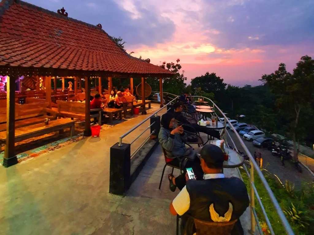 Tempat Nongkrong di Yogyakarta untuk Pecinta Kop